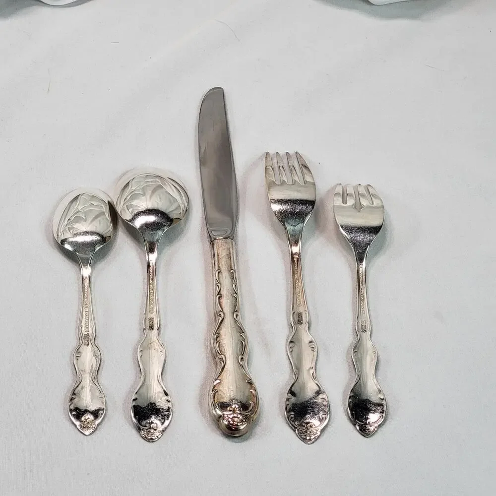 Rogers Camelot Melody Silverplate 5‎ Piece Place Setting Silverware 1964